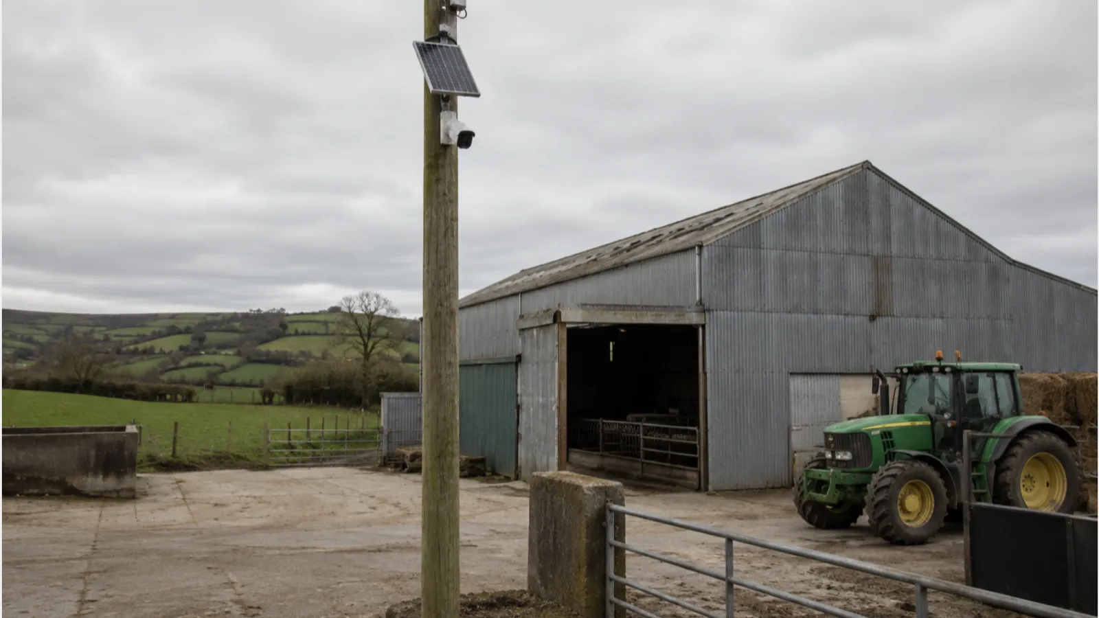 Farm security cameras Northern Ireland - camera and solar panel on pole